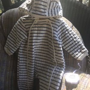 New Nordstrom Baby hooded romper/bunting